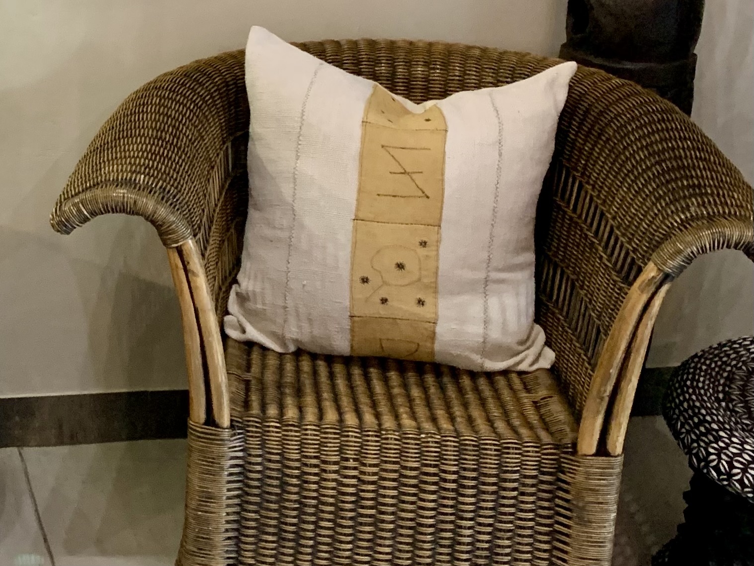 African Mudcloth cushion embellished with a handmade Kuba panel - Image 9